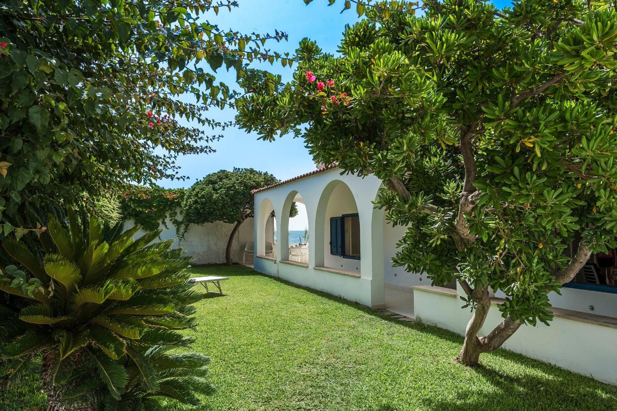 Brezza Marina Villa Calabernardo Buitenkant foto